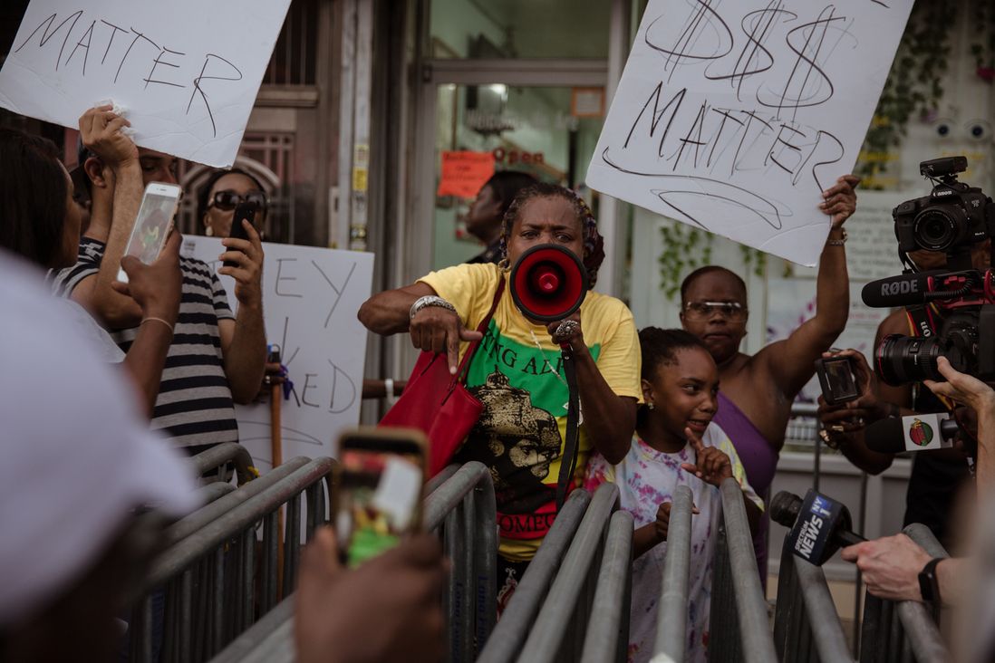 Protesters enraged by recent footage of nail salon employees assaulting black customers in Flatbush, Brooklyn, held a march and blocked another salon on Nostrand Avenue Tuesday night.<br>